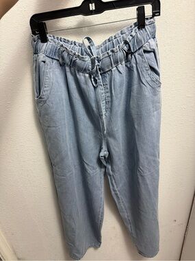 Light Wash Women’s Denim Pants